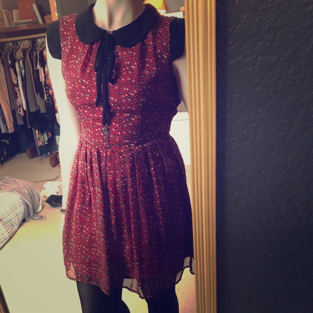 Adorable vintage dress.
